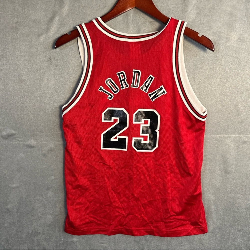 Vintage 90s Michael Jordan Bulls #23 Champion Jersey Youth L 14-16 Red Retro